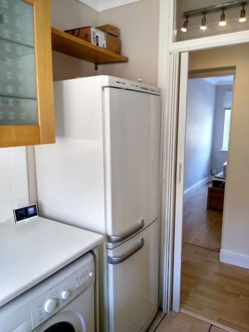 2 Bed Flat Near Station With Parking&Comgarden Apartamento Sutton  Exterior foto