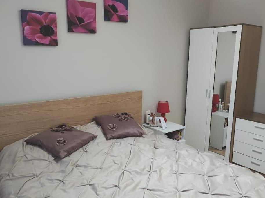 2 Bed Flat Near Station With Parking&Comgarden Apartamento Sutton  Exterior foto